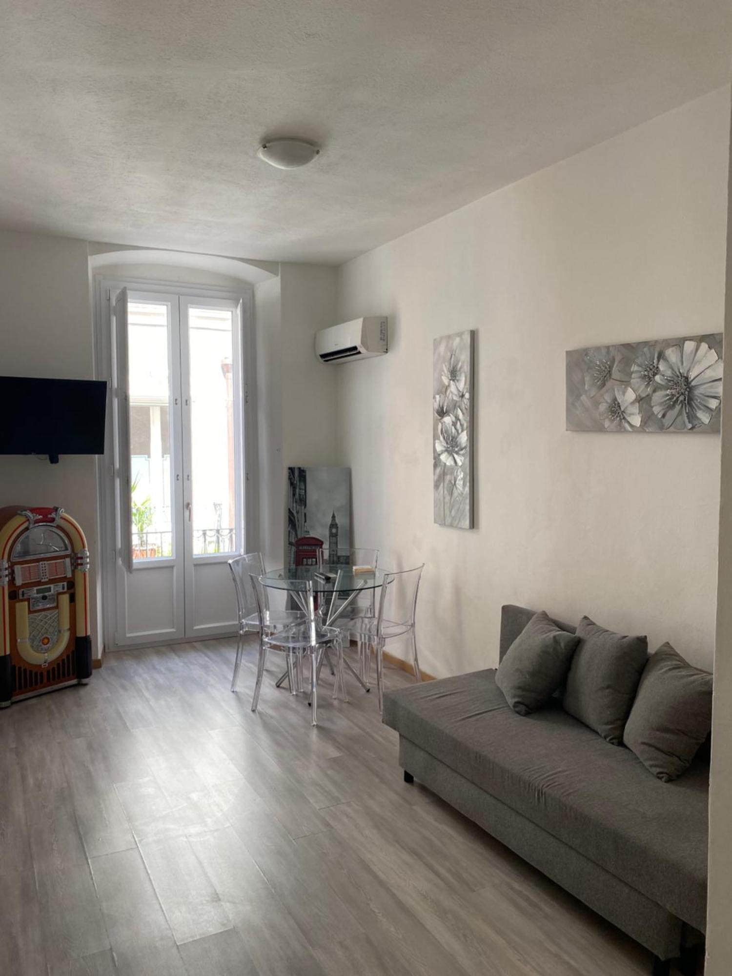 Apartment Cavour 68 칼리아리 외부 사진